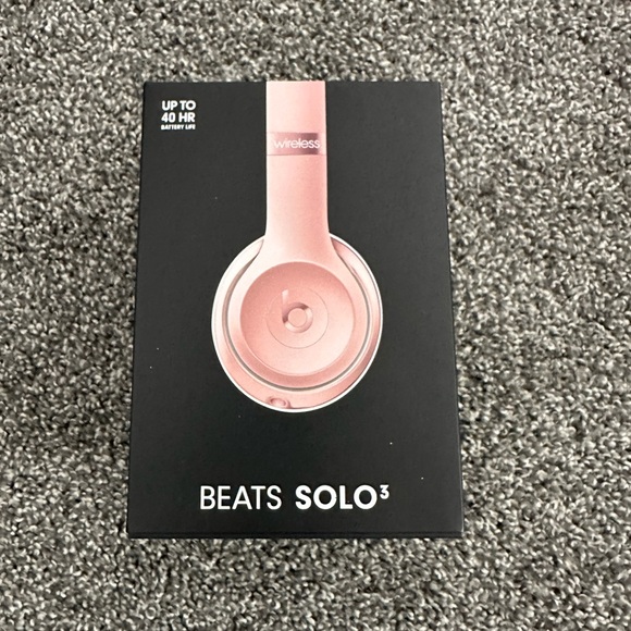 Beats Solo3 Wireless On-Ear Headphones - Rose Gold - Picture 1 of 9